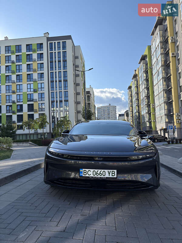 Седан Lucid Air 2022 в Львове