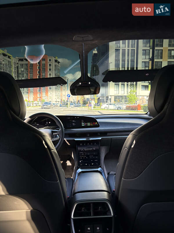 Седан Lucid Air 2022 в Львове