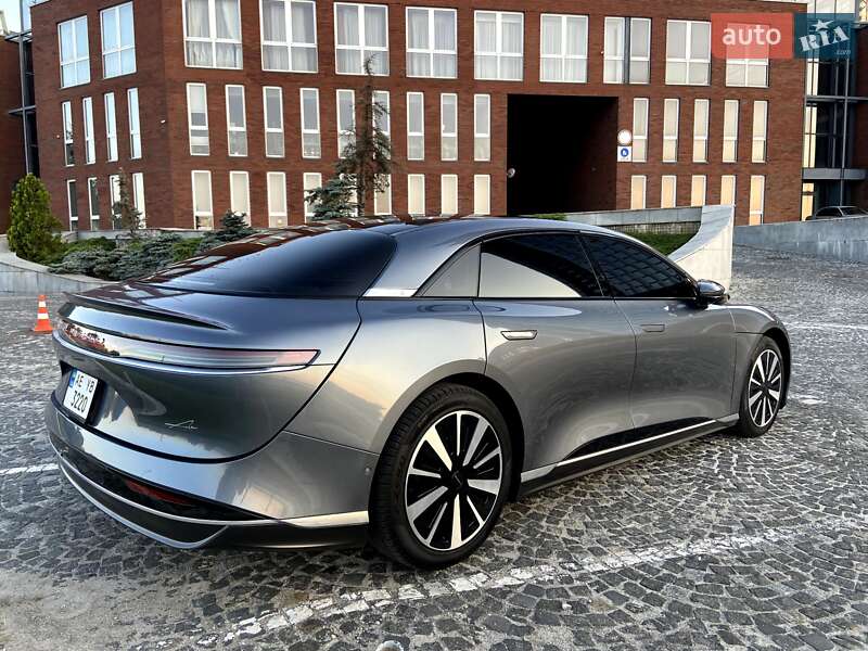 Седан Lucid Air 2023 в 