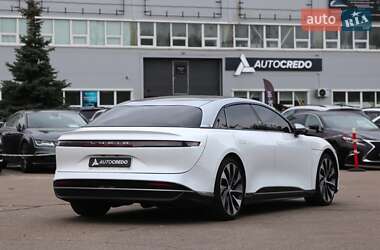 Седан Lucid Air 2022 в 