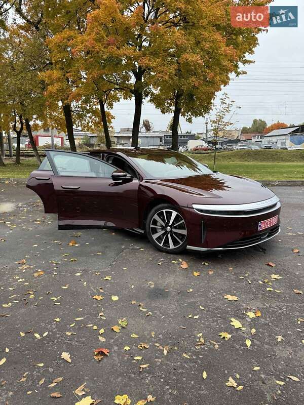 Седан Lucid Air 2023 в Львові