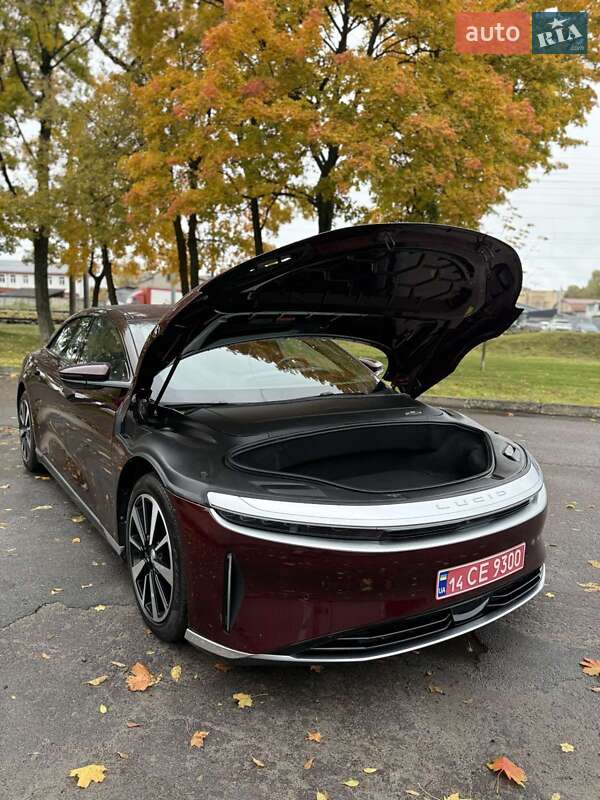 Седан Lucid Air 2023 в Львові