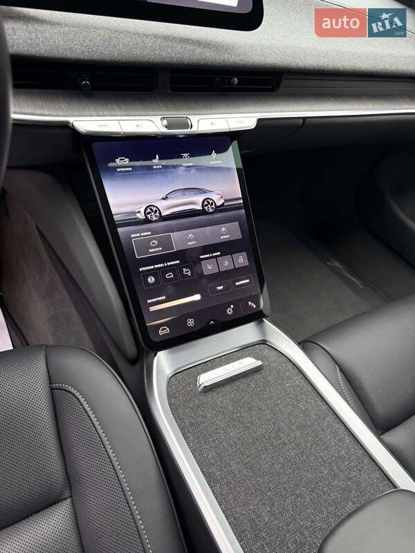 Седан Lucid Air 2023 в Львові