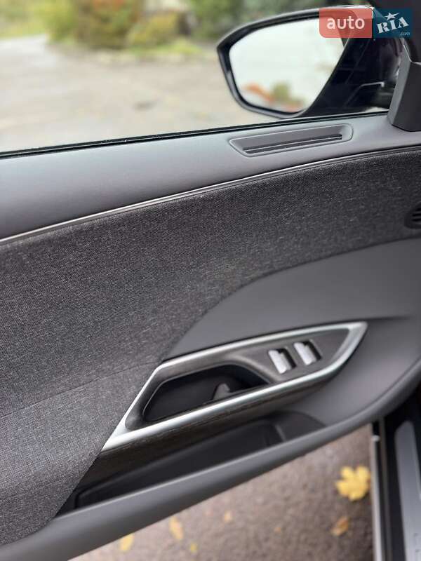 Седан Lucid Air 2023 в Львові