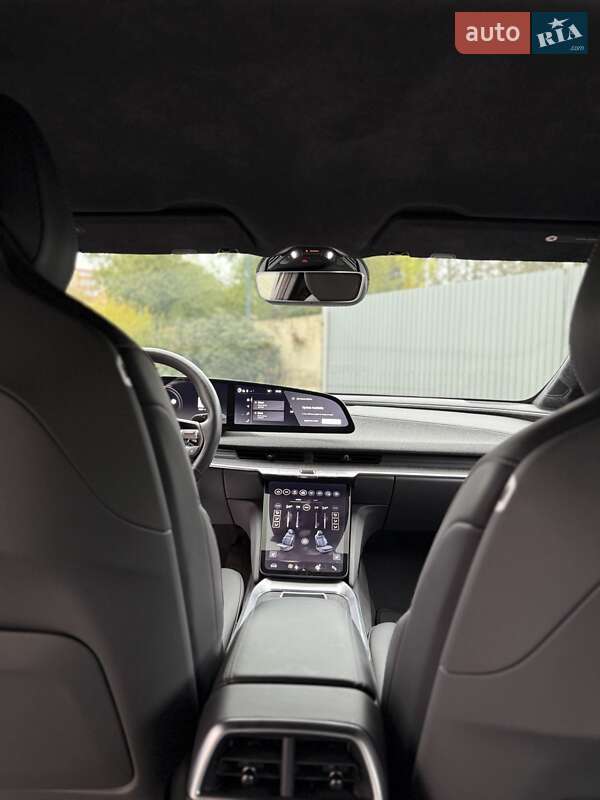 Седан Lucid Air 2023 в Львові