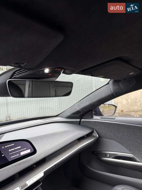 Седан Lucid Air 2023 в Львові