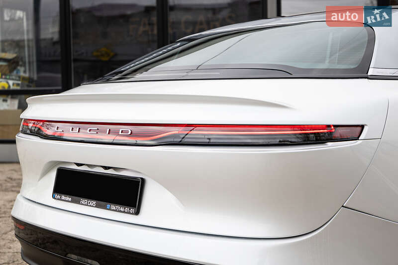 Седан Lucid Air 2023 в Києві