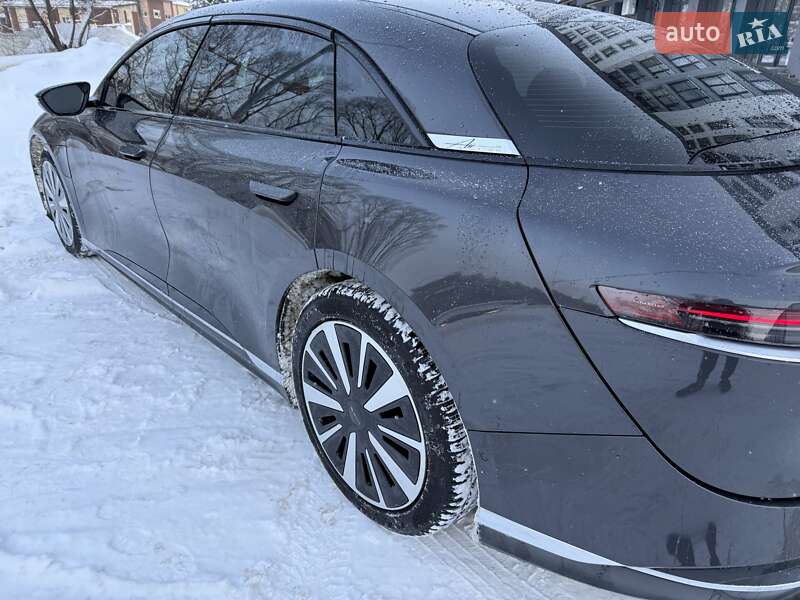 Седан Lucid Air 2023 в Львове