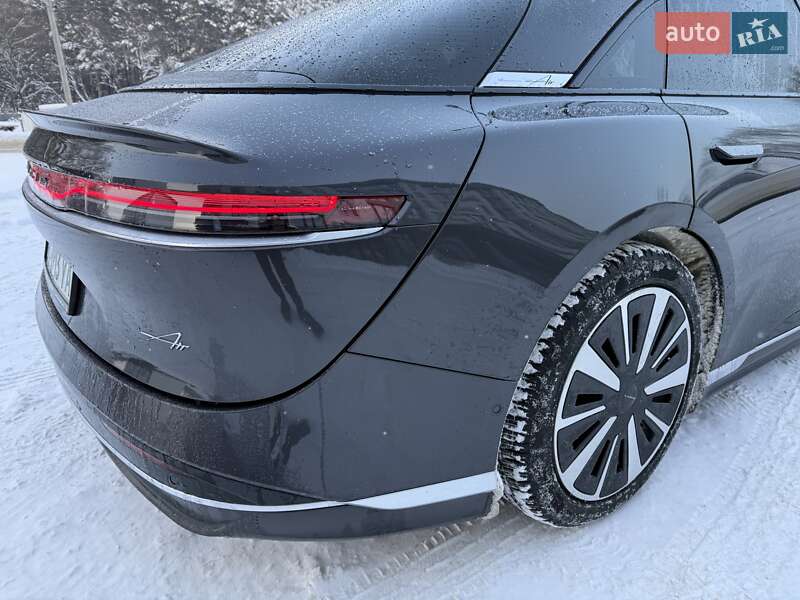 Седан Lucid Air 2023 в Львове