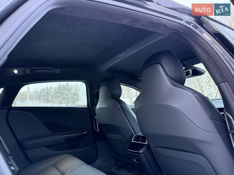 Седан Lucid Air 2023 в Львове