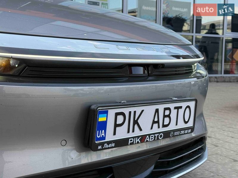 Седан Lucid Air 2022 в Львові