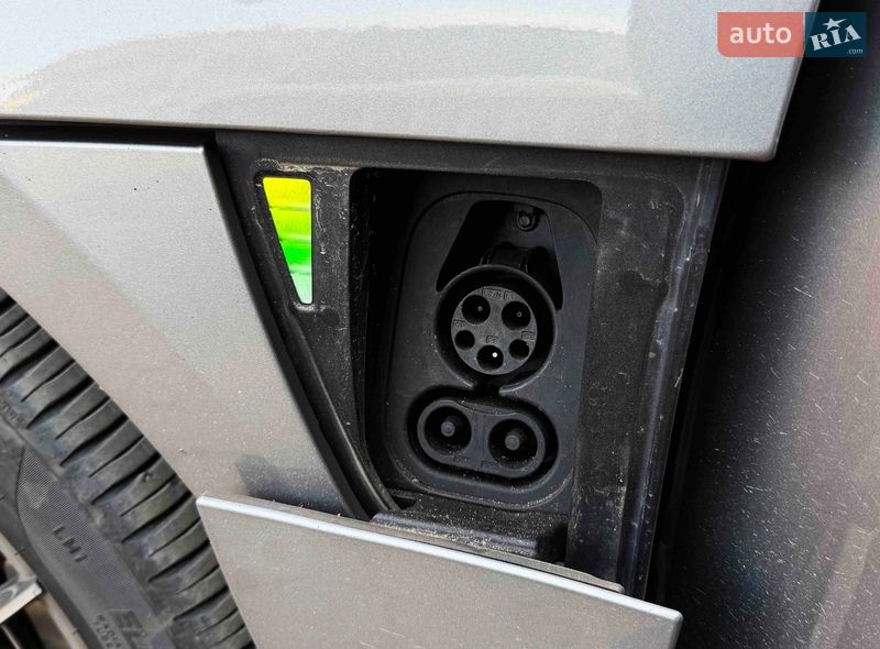 Седан Lucid Air 2022 в Львові