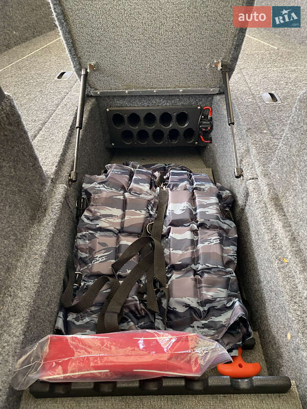 Лодка Lund 1775 Impact Sport 2013 в Киеве