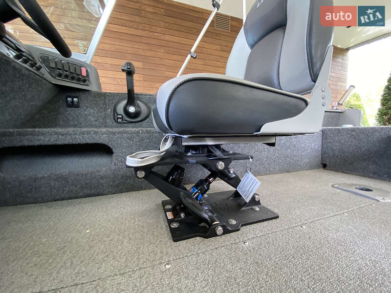 Лодка Lund 1775 Impact Sport 2013 в Киеве