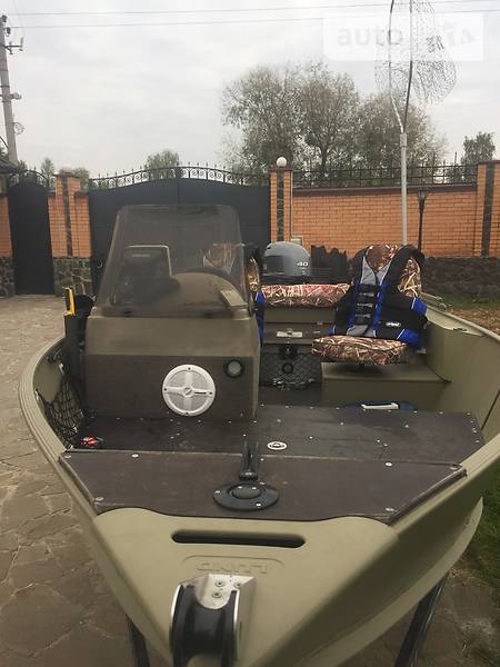 Катер Lund SSV 2012 в Києві