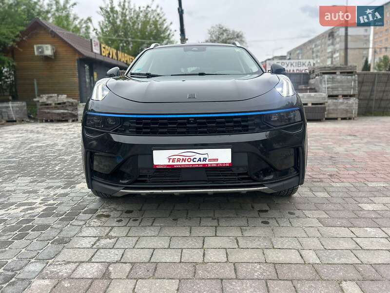 Внедорожник / Кроссовер Lynk&Co 01 2022 в 