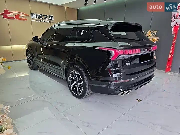 Внедорожник / Кроссовер Lynk&Co 09 2025 в Киеве