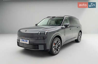 Позашляховик / Кросовер Lynk&Co 900 2025 в 