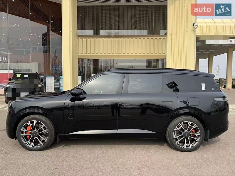 Lynk&Co 900 2025
