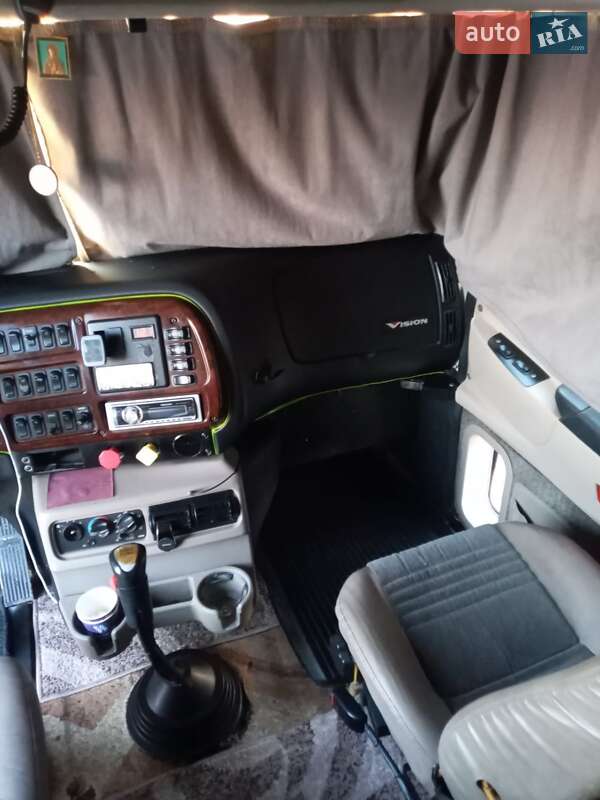 Тягач Mack Vision 2002 в Каменском