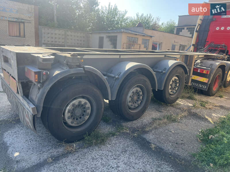 Контейнеровоз полуприцеп MAFA SAK H40 18 73E 2002 в Черноморске