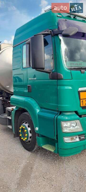 Цистерна напівпричіп Magyar Fuel Tank 2010 в Києві