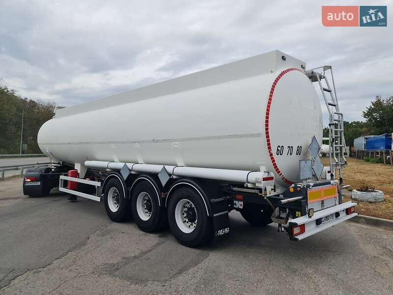 Цистерна напівпричіп Magyar Fuel Tank 2003 в Вінниці