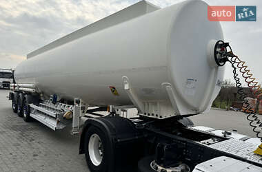 Цистерна полуприцеп Magyar Fuel Tank 2007 в 