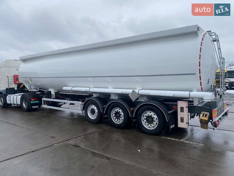 Цистерна полуприцеп Magyar Fuel Tank 2009 в Киеве