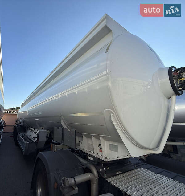 Цистерна полуприцеп Magyar S38DD3 2016 в Киеве