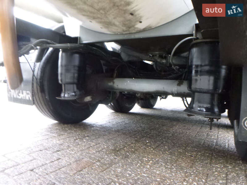 Цистерна полуприцеп Magyar SR34E 1998 в Львове
