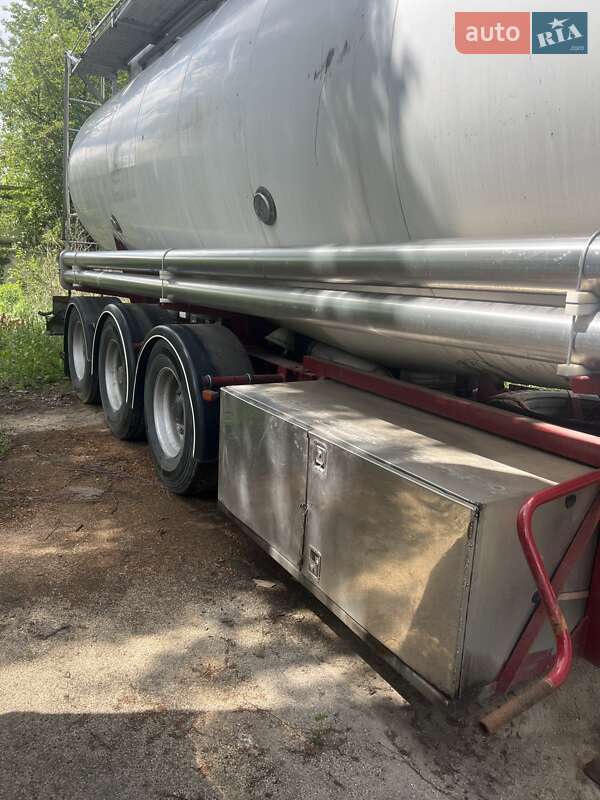 Цистерна напівпричіп Magyar SR34E 1997 в Бару