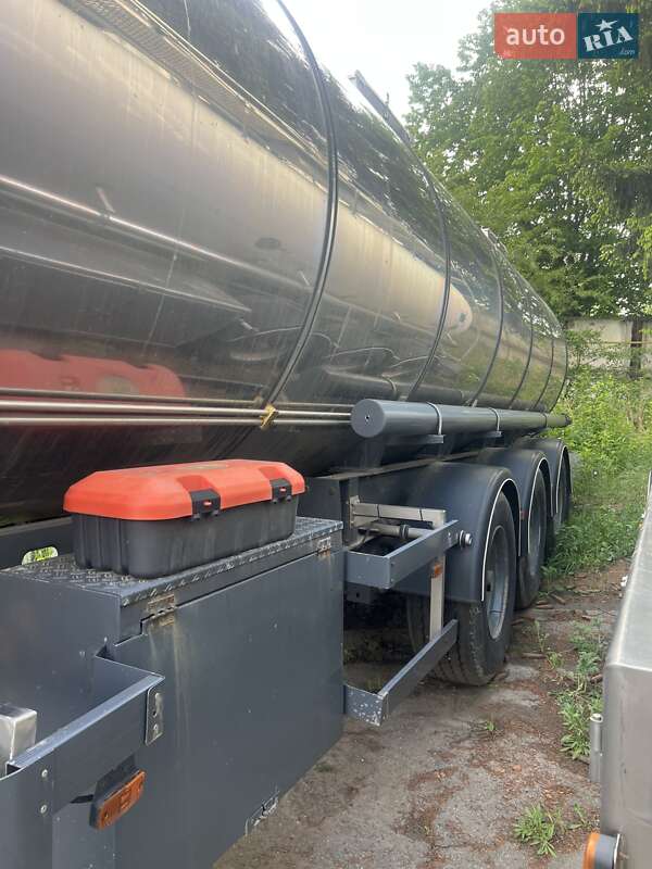 Цистерна напівпричіп Magyar SR34E 1997 в Бару