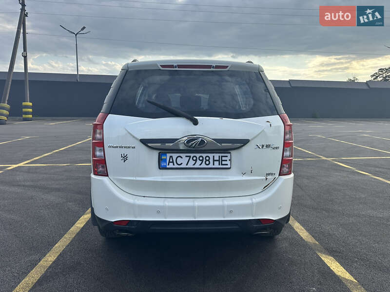 Внедорожник / Кроссовер Mahindra XUV 500 2016 в Киеве