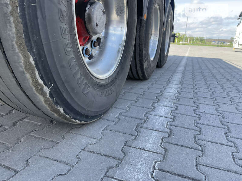 Цистерна напівпричіп Maisonneuv S338FG 2005 в Рівному