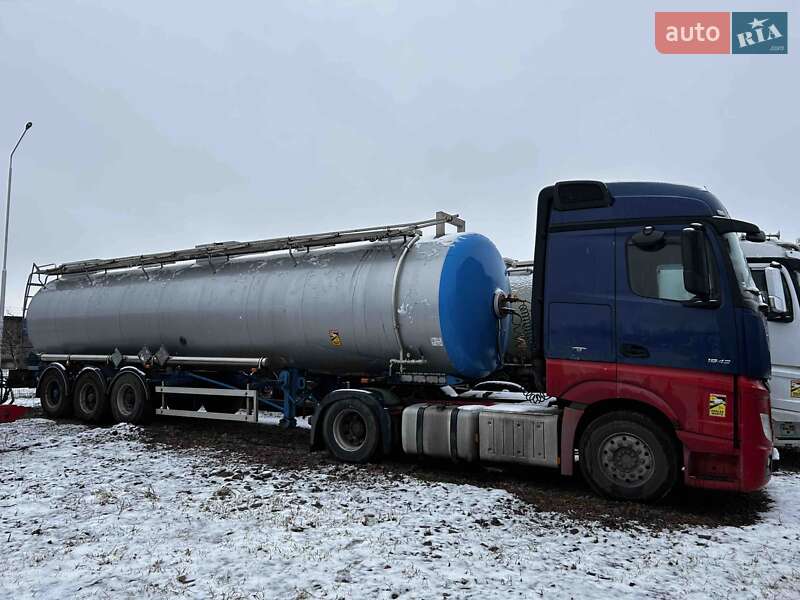Цистерна Maisonneuv S338FG 2003 в Киеве