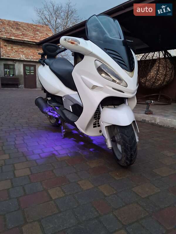 Мопеды Malaguti Madison 2007 в Львове фото Мопеды Malaguti Madison 2007 в Львове