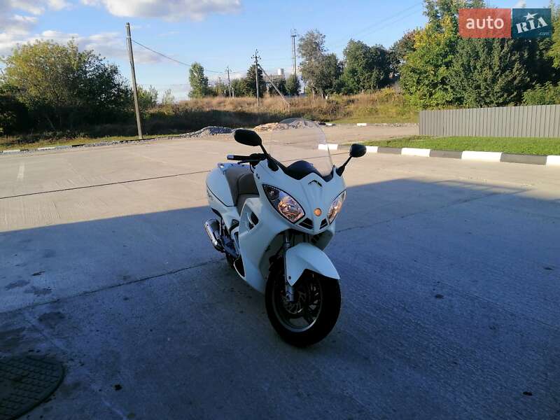 Макси-скутер Malaguti Spidermax 2009 в Бердичеве фото 15 Макси-скутер Malaguti Spidermax 2009 в Бердичеве