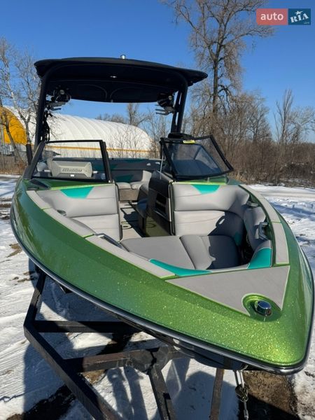 Катер Malibu VLX 2015 в Києві
