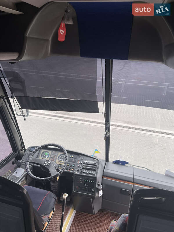 Туристичний / Міжміський автобус MAN 11.220 1998 в Львові