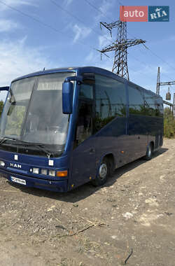 Туристический / Междугородний автобус MAN 11.220 2001 в Луцке