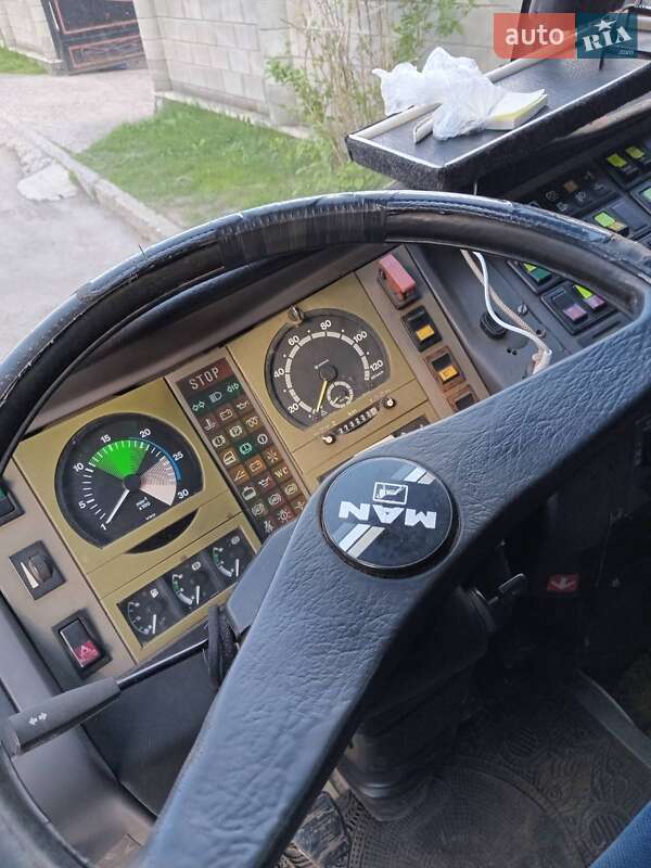Приміський автобус MAN 11.230 1995 в Рівному
