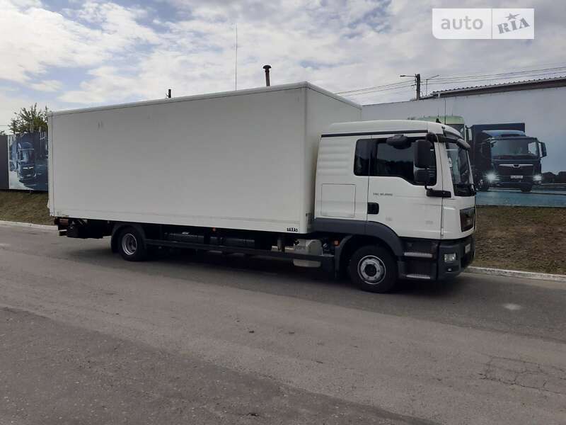 Вантажний фургон MAN 12.220 2019 в Бучі