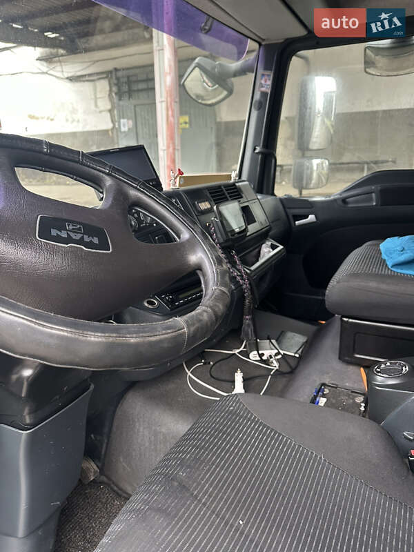 Другие грузовики MAN 12.220 2010 в Кременце