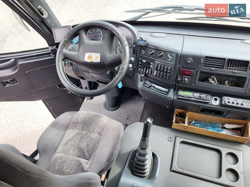 Туристичний / Міжміський автобус MAN 13.220 2009 в Чернівцях