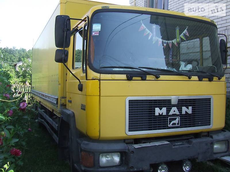 Вантажний фургон MAN 14.272 1995 в Житомирі