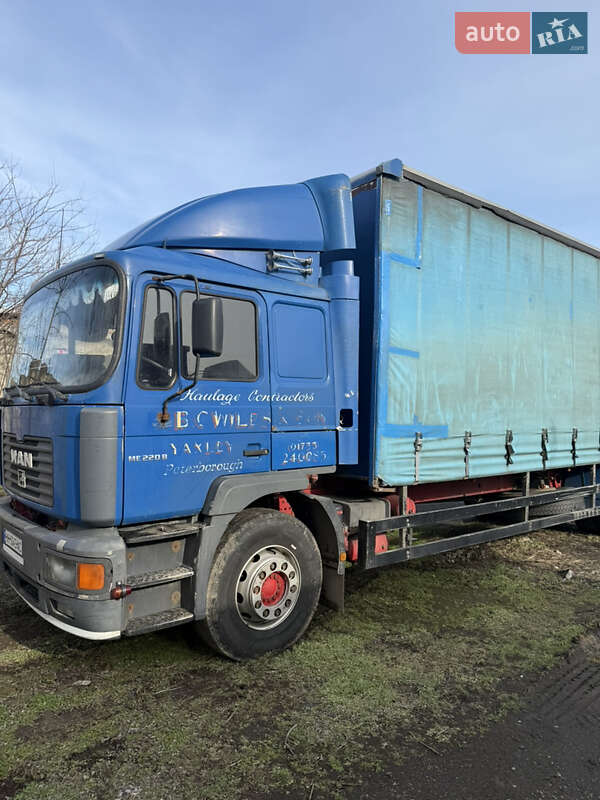 Тентований MAN 18.225 2002 в Ізмаїлі