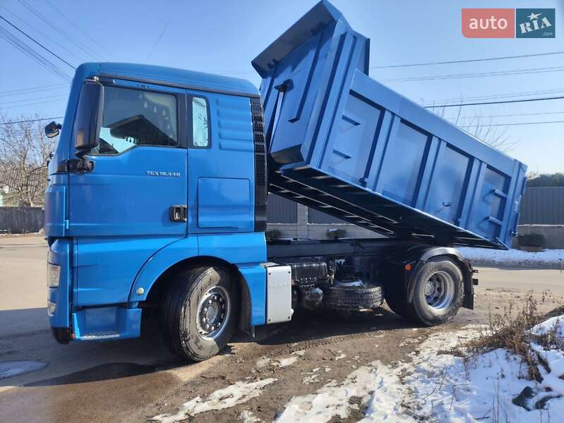 Самосвал MAN 18.440 2011 в 