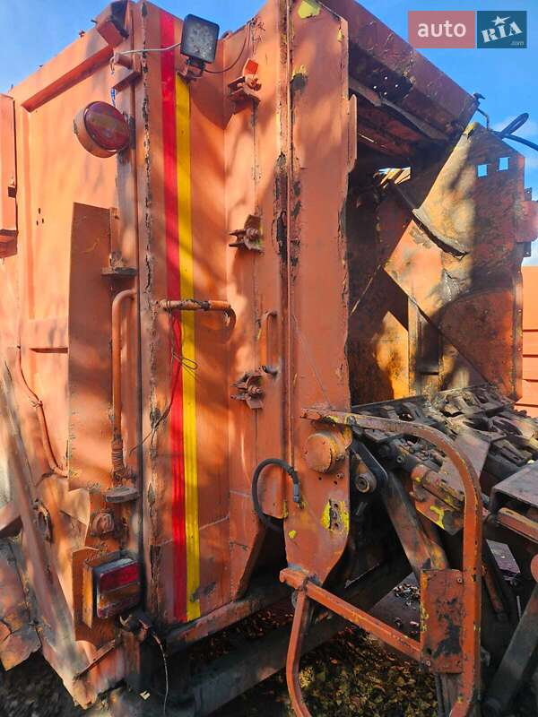 Сміттєвоз MAN 18 2001 в Києві