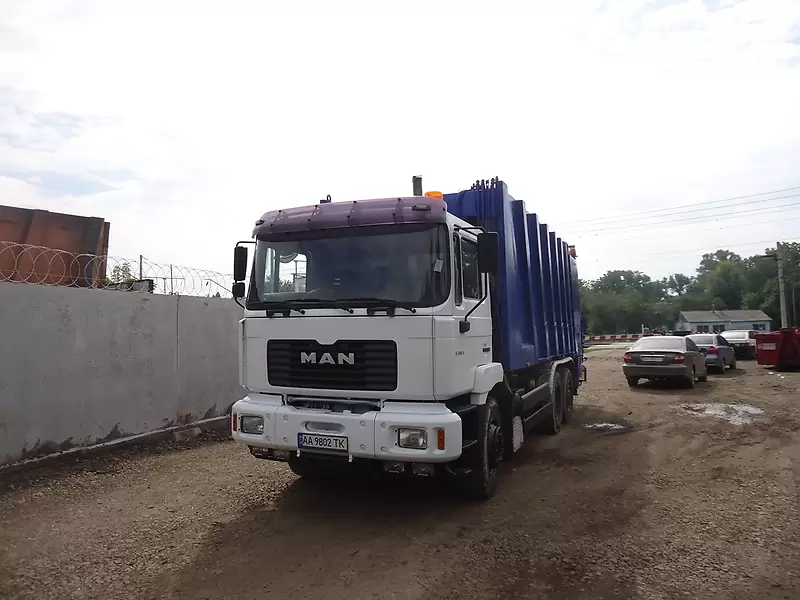Мусоровоз MAN 26.314 2002 в 